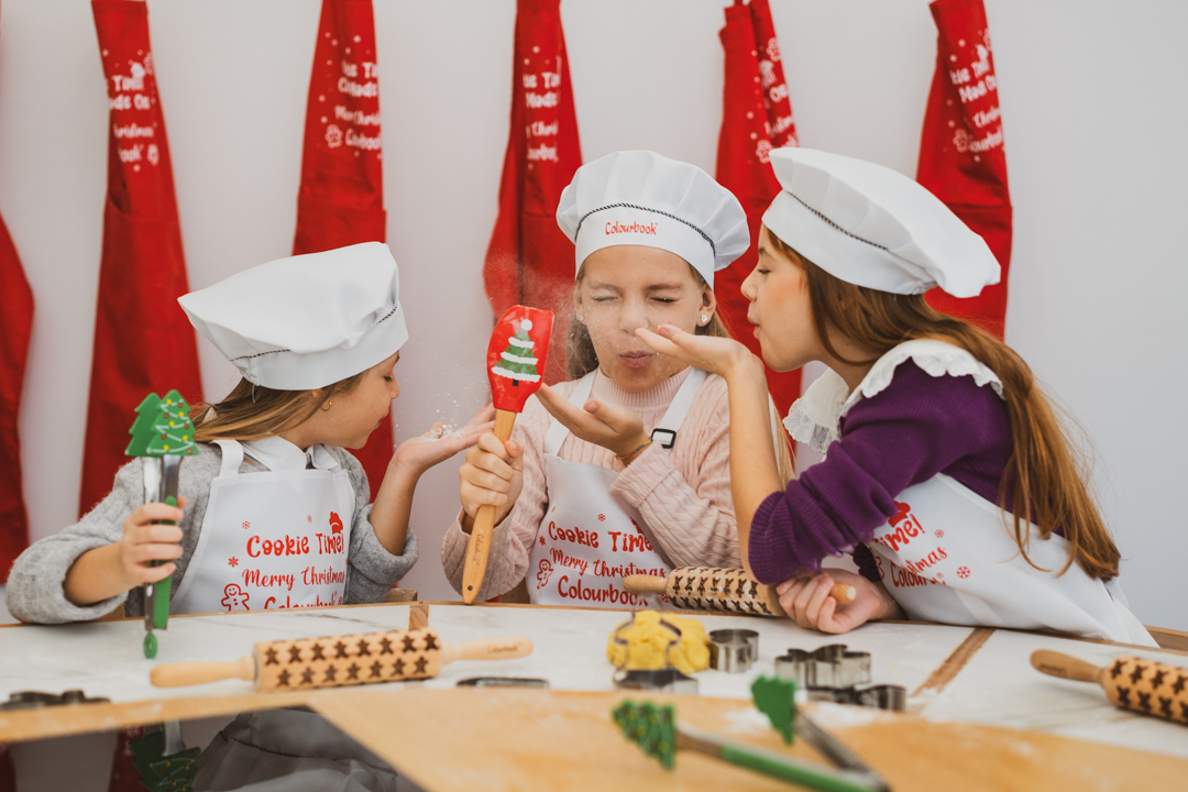 Risate zuccherate nella cucina di Natale