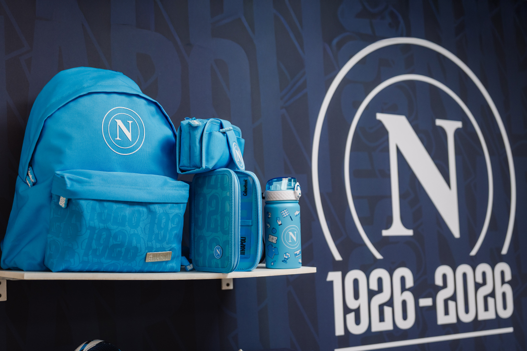 La collezione SSC Napoli by Colourbook 2026 celebra il mondo scuola con una linea coordinata dedicata ai tifosi azzurri